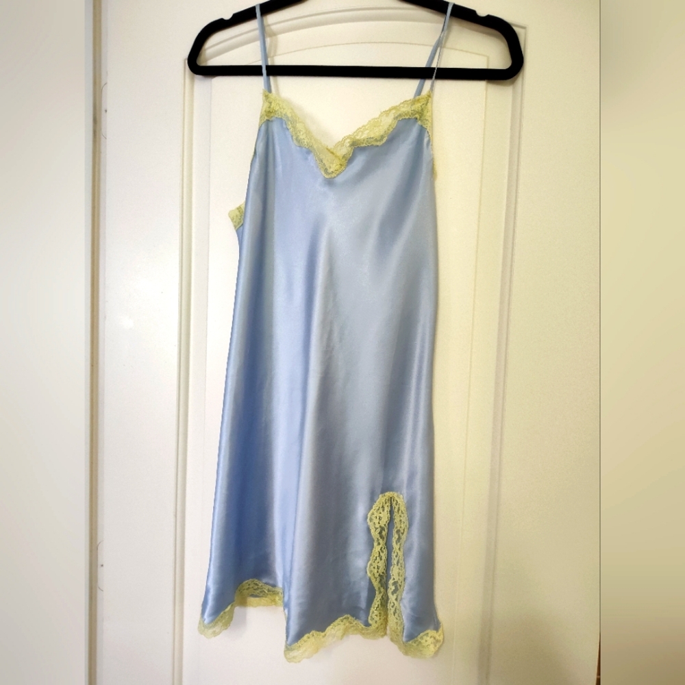 Victoria's secret chemise